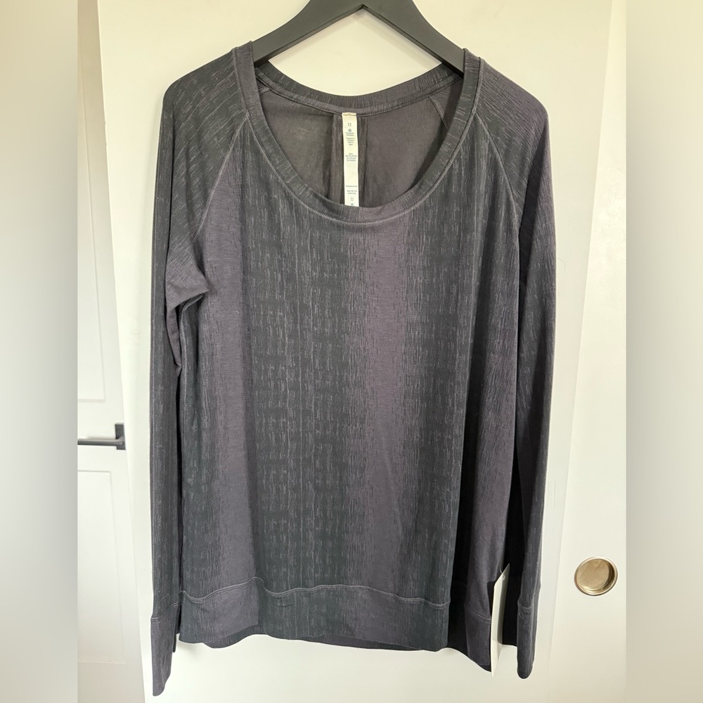 Rare NWT Lululemon Salutation To Savasana Long Sleeve Size 12